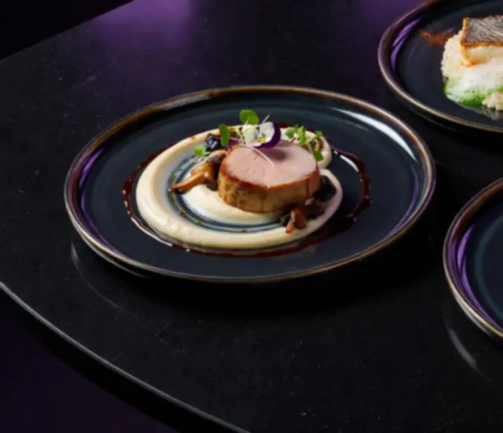 Signature gourmet fogások amethyst tónusú tálalással a Boro Spajtában